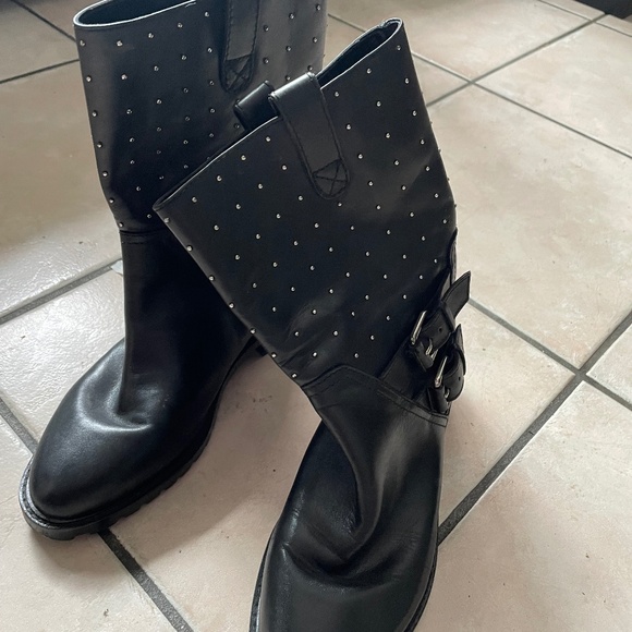 Banana Republic Shoes - Boots